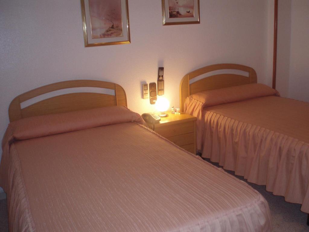 Santomera  Hotel Restaurante Santos חדר תמונה